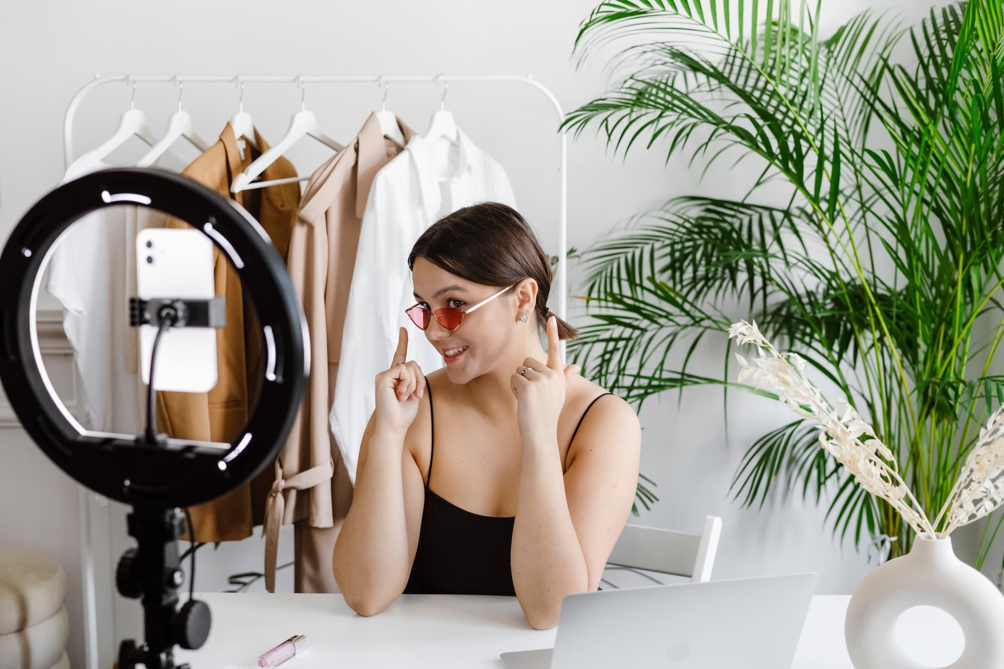 Faut-il miser sur le UGC ou les annonces payantes pour atteindre vos objectifs de marketing ?